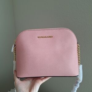 NWT Michael Kors Cindy Large Pink  Dome Saffiano Leather Crossbody Bag Gold Zip